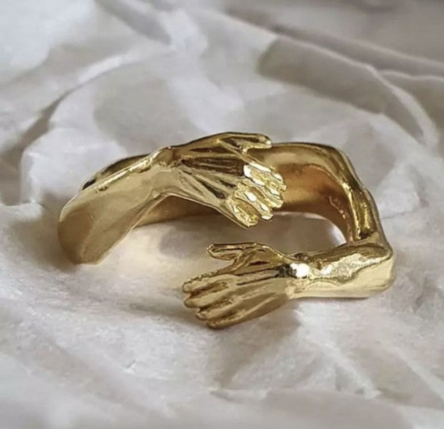 Accessories 89 The Hug Ring Gold